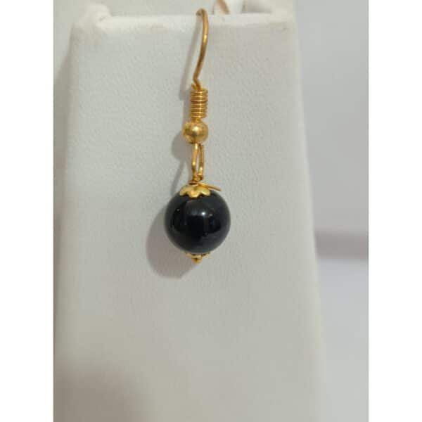 Black pearl earring