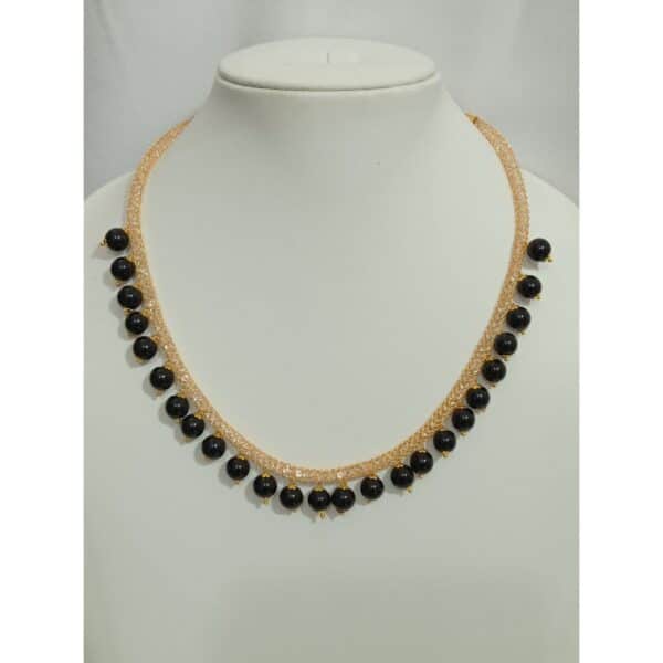 Black pearl necklace