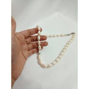 stunning white pearl necklace