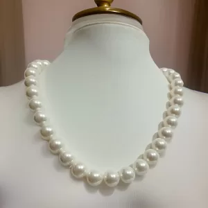 white natural pearls